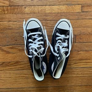 Converse high top black shoes. Women’s size 8 men’s size 6